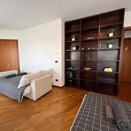 Bedandbreakfast Eni Torri Lombarde San Donato Bbqueen San Donato Milanese Extérieur photo