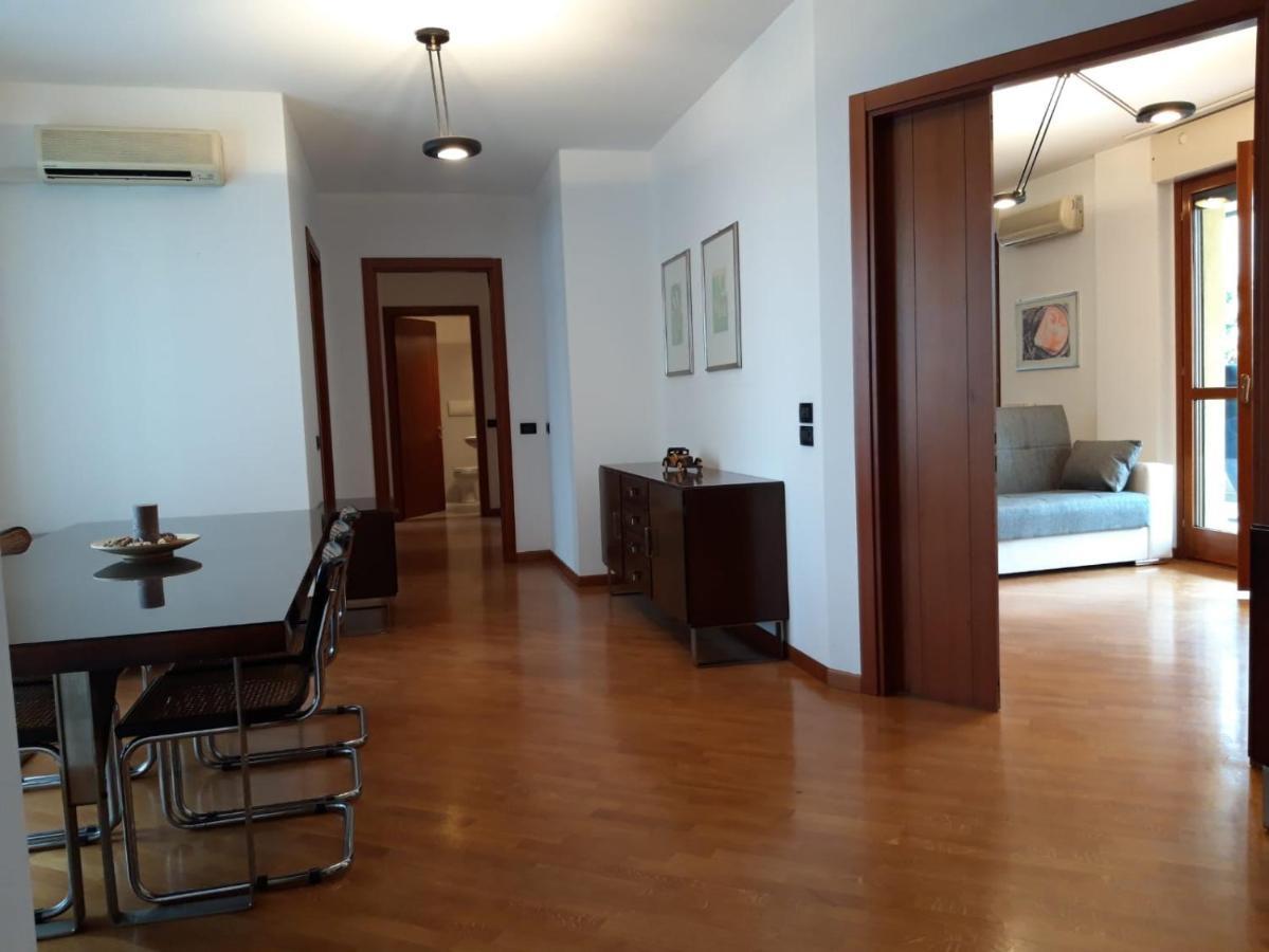 Bedandbreakfast Eni Torri Lombarde San Donato Bbqueen San Donato Milanese Extérieur photo
