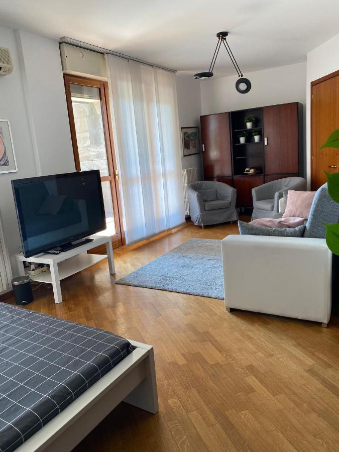 Bedandbreakfast Eni Torri Lombarde San Donato Bbqueen San Donato Milanese Extérieur photo