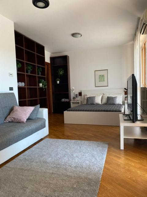 Bedandbreakfast Eni Torri Lombarde San Donato Bbqueen San Donato Milanese Extérieur photo