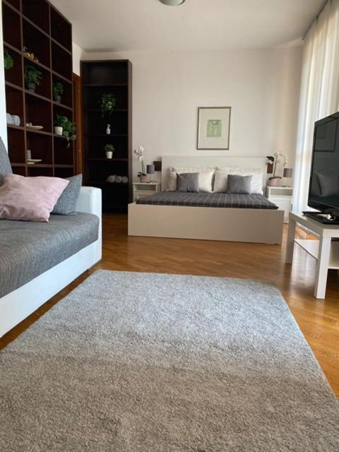 Bedandbreakfast Eni Torri Lombarde San Donato Bbqueen San Donato Milanese Extérieur photo