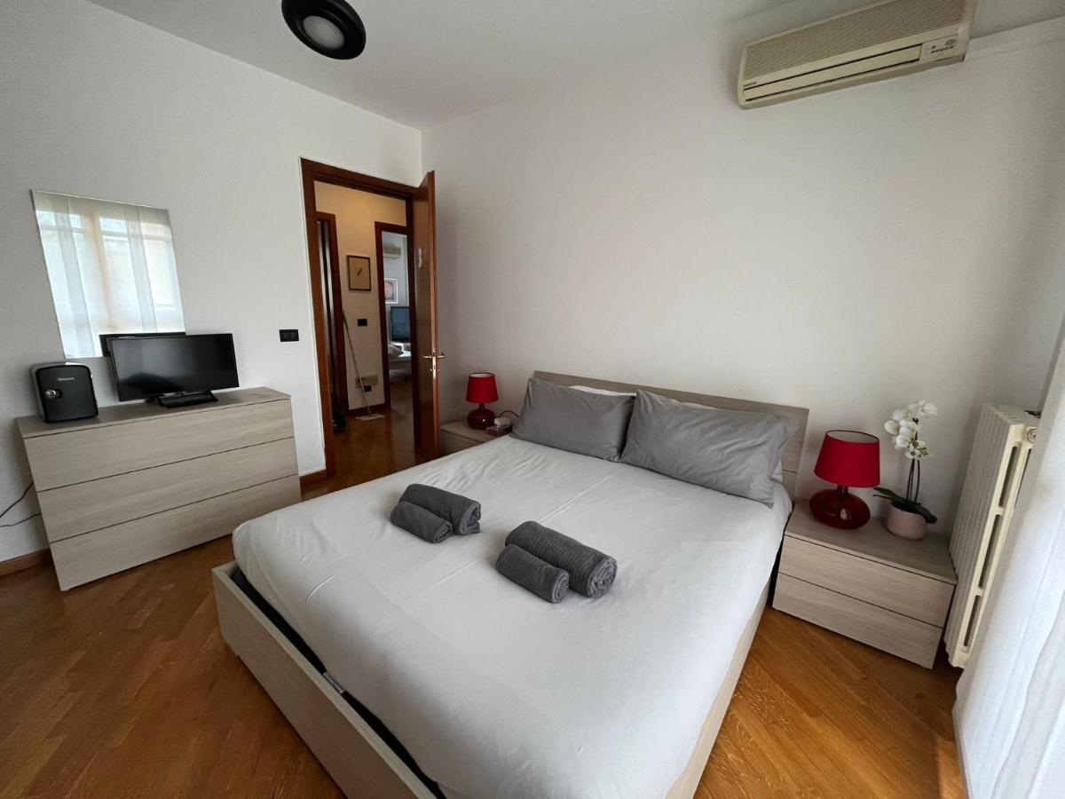 Bedandbreakfast Eni Torri Lombarde San Donato Bbqueen San Donato Milanese Extérieur photo